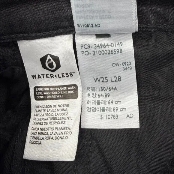 Levi's Women's Wedgie High Rise Straight Leg Jeans with Destruction Size 25 x 28 - Picture 5 of 8